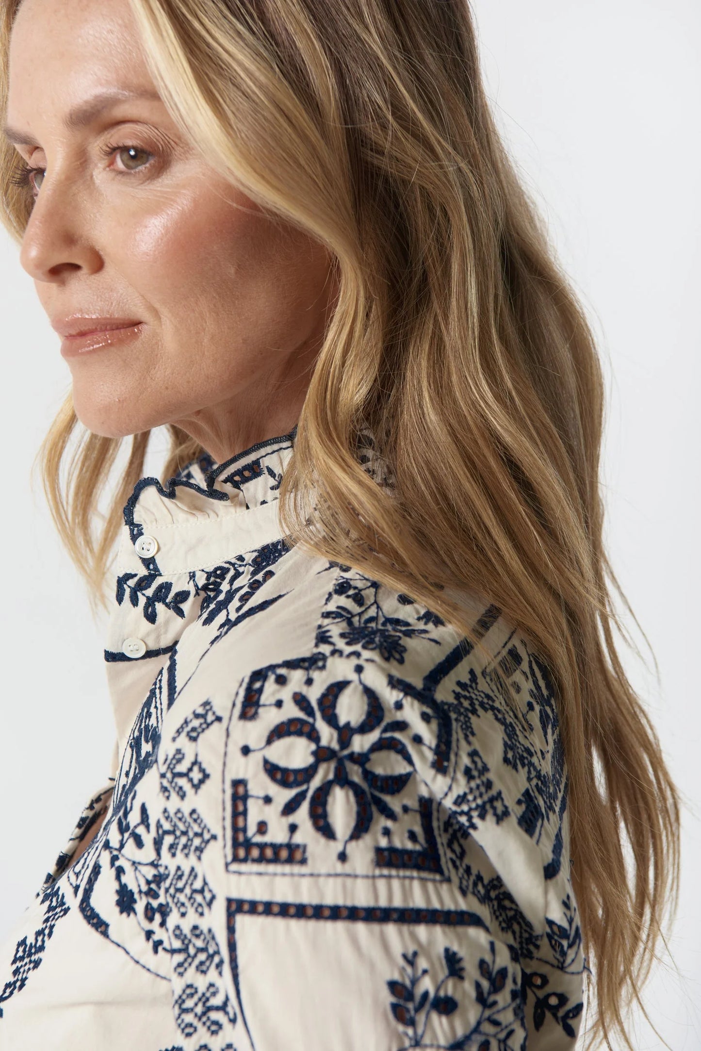 Goondiwindi Cotton - Heidi wattle fringe Embroidered Frill Shirt | White/Navy