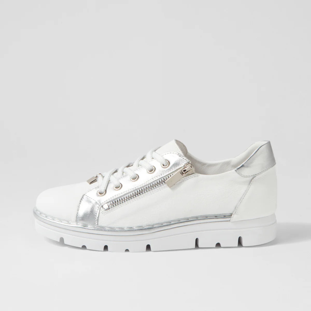 Jose Saenz Sneaker | White/Silver