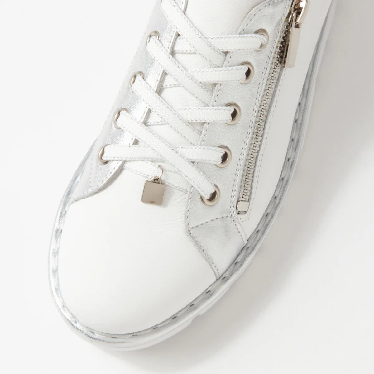 Jose Saenz Sneaker | White/Silver