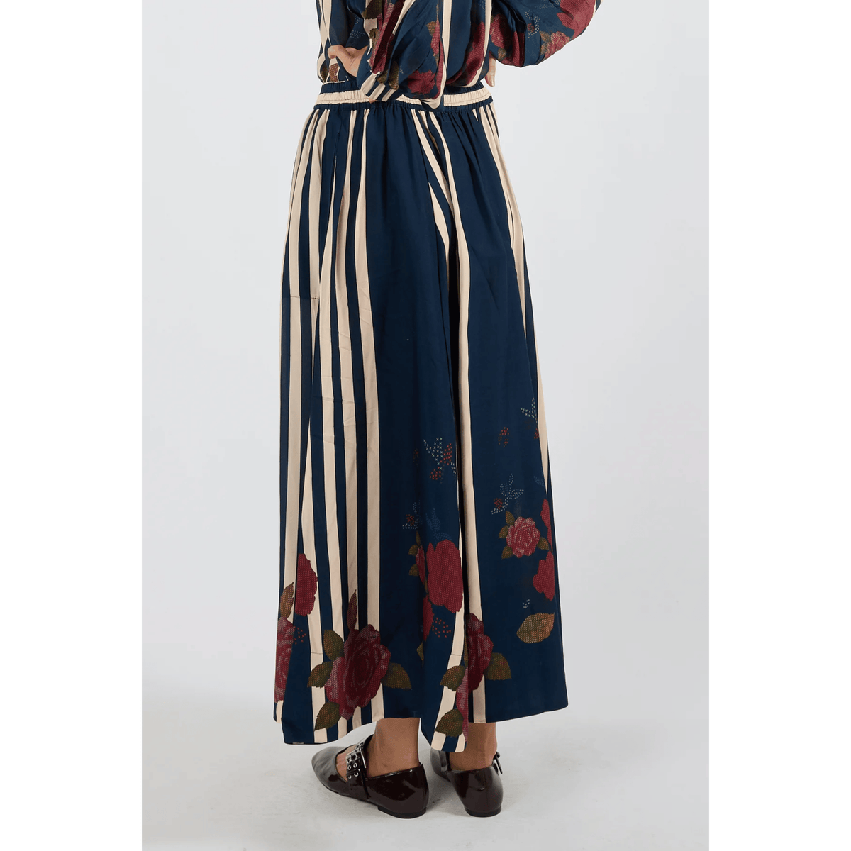 Sandos Skirt | Navy - LulaSoul