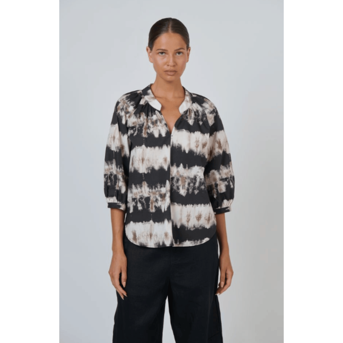 Luana Top | Eruption