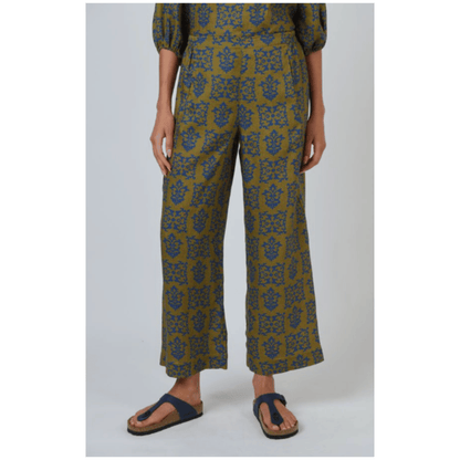 Peak Crossing Top | Motif