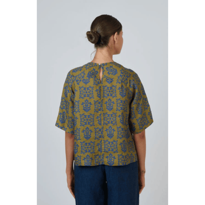 Peak Crossing Top | Motif
